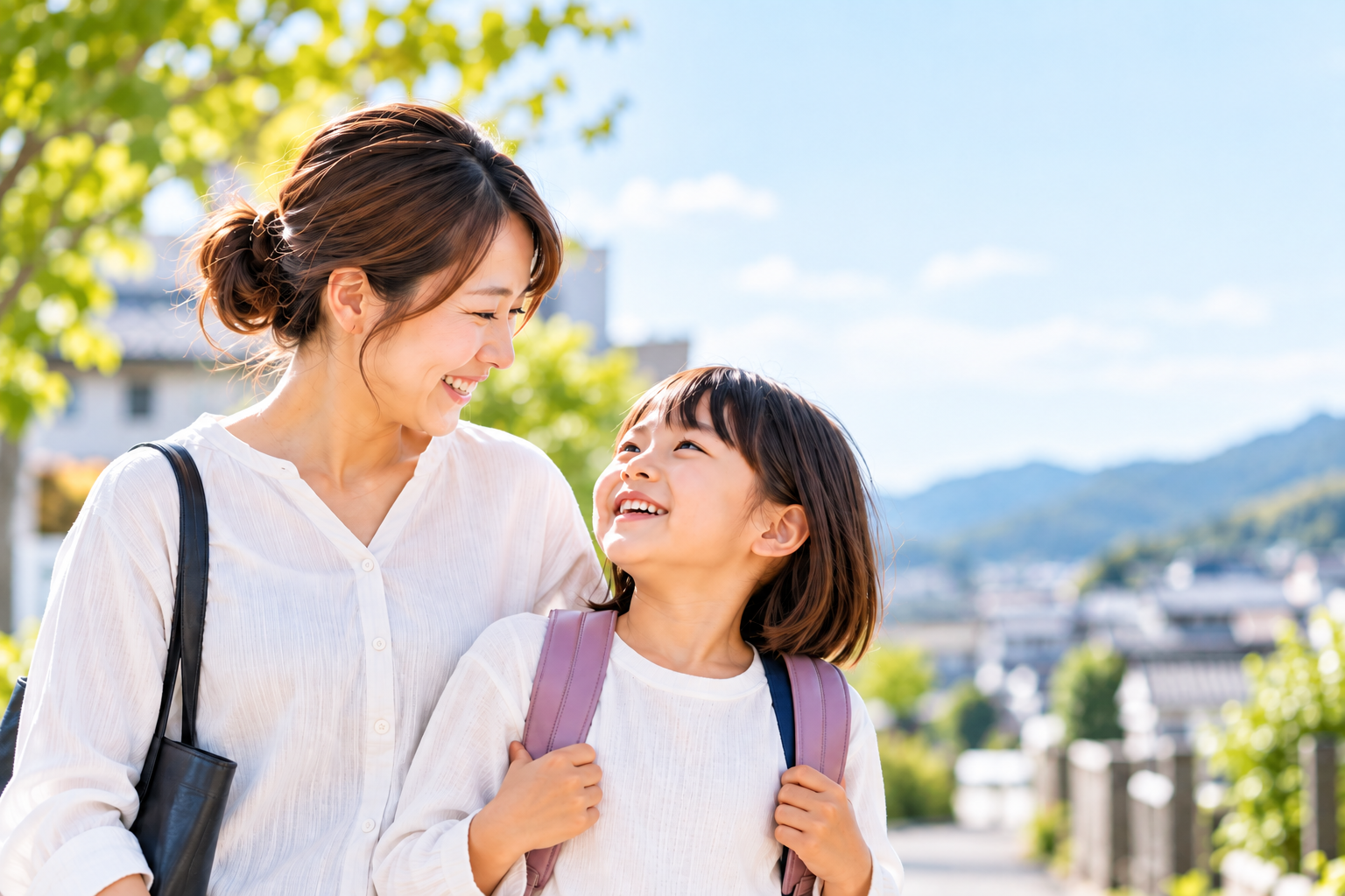 親子が日常の中で穏やかに過ごしているイメージ
